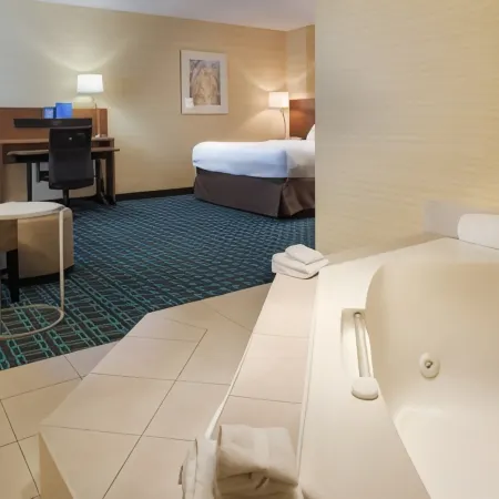 Fairfield Inn & Suites Belleville