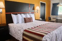Chaparral Motor Inn - parking