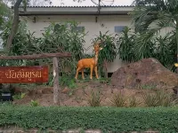 Raisubsomboon Resort Hotels in Sikhio