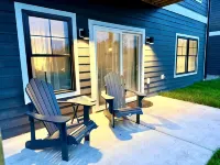 New Shoreline Home | Waterfront |  Sauna | Views | Dogs | Trail Access