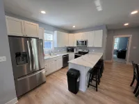 Central Home 3min to downtown + private parking + 10% off Ark, Aquarium, and Zoo