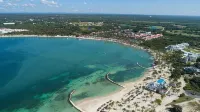 Bahia Principe Escape Bouganville - Adults Only - All Inclusive - bar