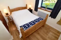 Cottage With Secure Garden, Wood Burning Stove And Sea Views - Homestays