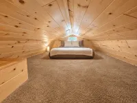 Cozy Tiny Cabin Near Leech Lake complete with Firepit + Trails