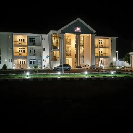 Naptin Executive Hotel and Suites