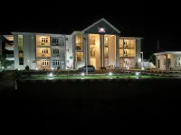 Naptin Executive Hotel and Suites Hotel di 