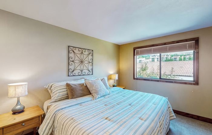 Lake Chelan Shores: Sandy Beach Delight # 1-5; Chelan, WA. Beautiful 2-bdr condo