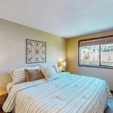 Lake Chelan Shores: Sandy Beach Delight # 1-5; Chelan, WA. Beautiful 2-bdr condo