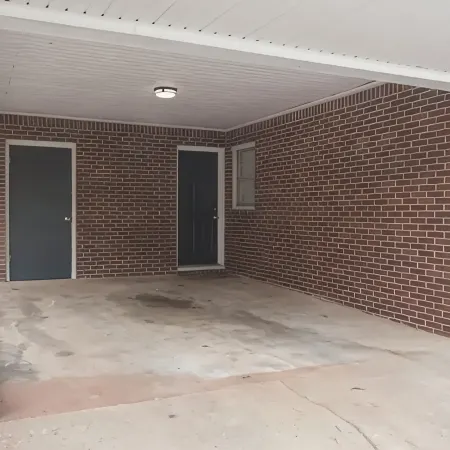 Entire house with 3 bedroom/1.5 bath