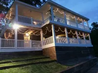 What a view of our beautiful Lake Jordan. This cabin is sure to charm you . - 2-Sterne