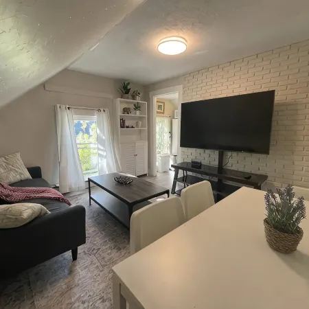 2b apt loft Downtown Ipswich