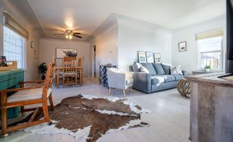Charming Cody Home - sleeps 5, walking distance to downtown!