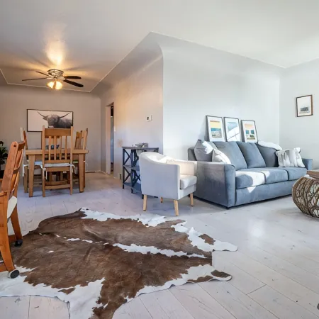 Charming Cody Home - sleeps 5, walking distance to downtown!