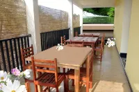 Hotel Pearl Gate - 3-Star