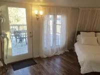The Garden Carriage House - balcón