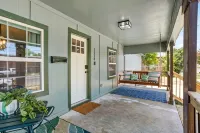 The Craftsman on Clay-4 Blocks to Silos-Backyard Retreat-Hot Tub and Cowboy Pool - 4-نجوم