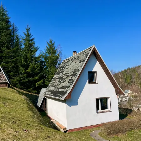 Gemütliche Berghütte mit Kamin im Erzgebirge Nahe Schwarzwassertal