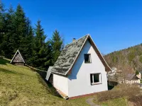 Gemütliche Berghütte mit Kamin im Erzgebirge Nahe Schwarzwassertal
