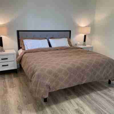 Bright, Renovated 3-Bedroom Rancher in the Heart of Gibsons Rooms