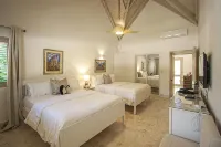 ATTRACTIVE RATES JUST REMODELED  - Near Beach 4 BD Amazing Golf View Villa - Gym