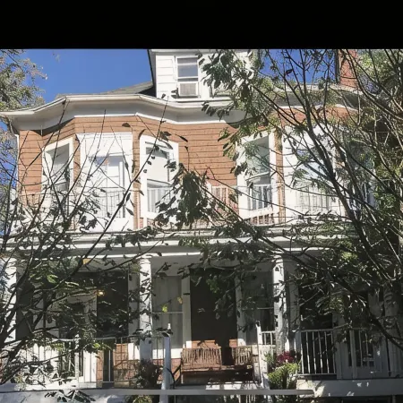 Spacious Roland Park Apt near Hopkins