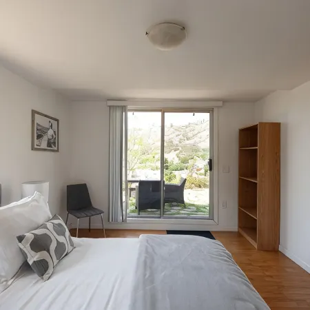 30% OFF! Malibu Serene Cottage w/King Bed • Beach View • BBQ