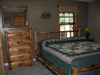 Spacious newly remodeled pet-friendly home - Wifi