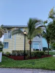 Rent a 2 bed / 2 bath Villa in Alice Town, North Bimini (INCLUDES 50' dock slip) - Pools