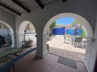 Casa Sunbreak is a beautiful, private hacienda, w/pool, in the center of town - 프라이빗 풀