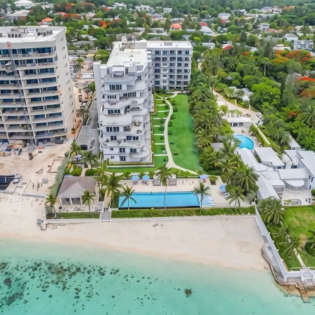 *NEW* Oceanfront apartment steps away from Baha Mar