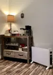 Private Cozy 1 Bedroom Apartment!!! Dedicated Wok Desk and Free Parking. - Wifi
