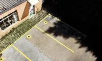 Villa Tata Suítes Ltda - Parkering