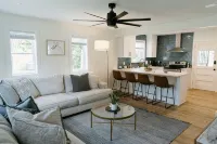 “Ivory Inn” Modern Stay w/ Hot Tub - Greyline - Boutique