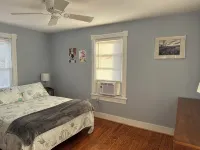 Charming 4-bedroom, 2-bath cottage, dog friendly, AC, WiFi, 1 block to beach