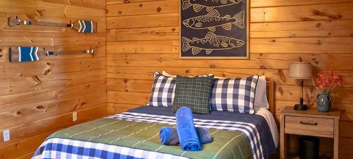 Poconos True Log Cabin with Views, Hot Tub & Game Room Hotels in Pocono Township