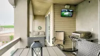 Executive 3 Bedroom Condo. Amazing Lakefront Views. Top Floor.  No Stairs. - 4 星級