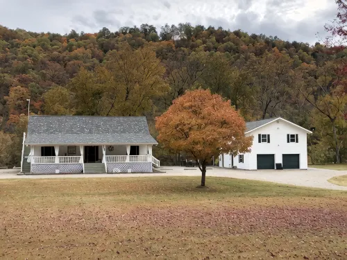 On the Banks of the White River, Private Boat Ramp, Great for Fishing & Groups - 4-Star