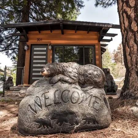 Cozy modern little cabin in Crestline