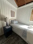 Li’l Yellow Cottage on the Sunrise Side - Wifi