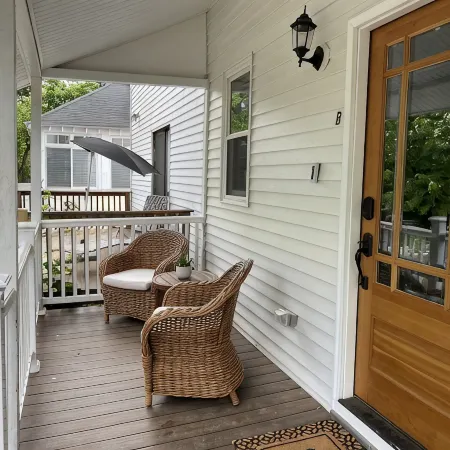 Cozy Downtown 1BR w/ Parking