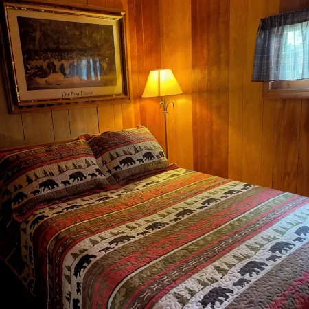 Cozy Cabin with beautiful view of Lake Michigan. Pet Friendly