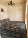 Cozy Cabin in Lovely Errol with Direct Trail Access, Close to Town (Cabin 2) - Chalets