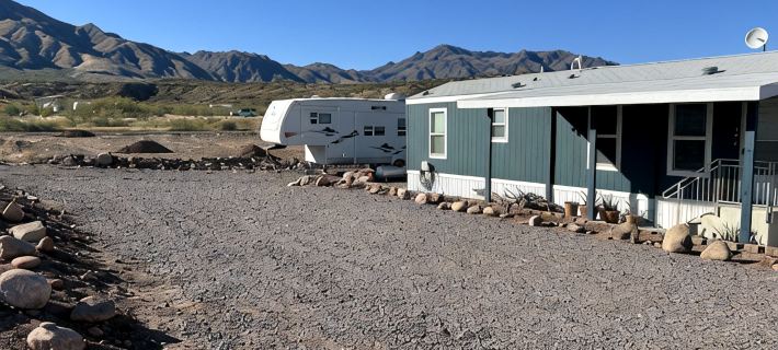 The Eagle Perched at Roosevelt Lake Hotels in Gila County