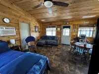 Buckeye cabin is nestled in the woods with access to the Little Missouri River. - 3つ星