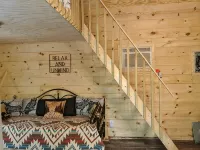 Hocking Hills,Cozy Secluded Cabin,Minutes to Caves/WiFi/Pet Friendly! - 2-Star