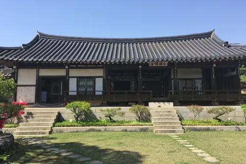 Andong Gudamjeongsagotaek - Pensions