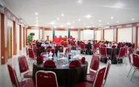 Grand Pangeran Khar Hotel - parking