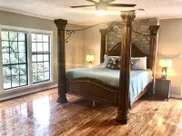 Quiet Farmhouse surrounded by 50 acres - 4-Star