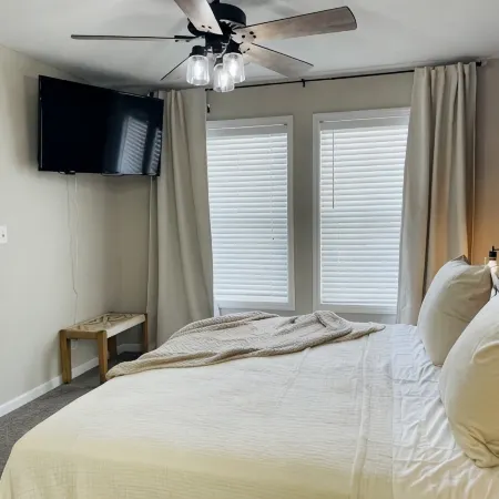 Lighthouse Retreat | 2Bed, 2 Bath | Quiet Cove | Boat Slip & Pool Access