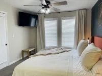 Lighthouse Retreat | 2Bed, 2 Bath | Quiet Cove | Boat Slip & Pool Access - Wifi